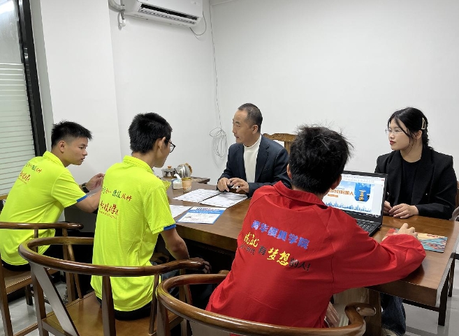 青华模具学院11月招聘会圆满结束