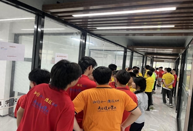 匠心育匠才—青华模具学校5月招聘会圆满举行，架起人才输送桥梁