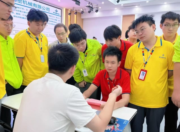 青华模具学员技能铸就就业优势