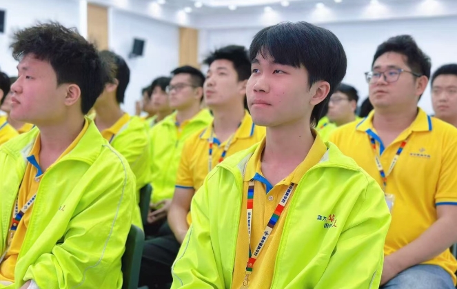被行业老客户反向安利，是青华最踏实的底气