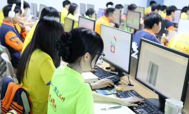 入职2个月，破格加薪1500元，踏实努力终有回甘