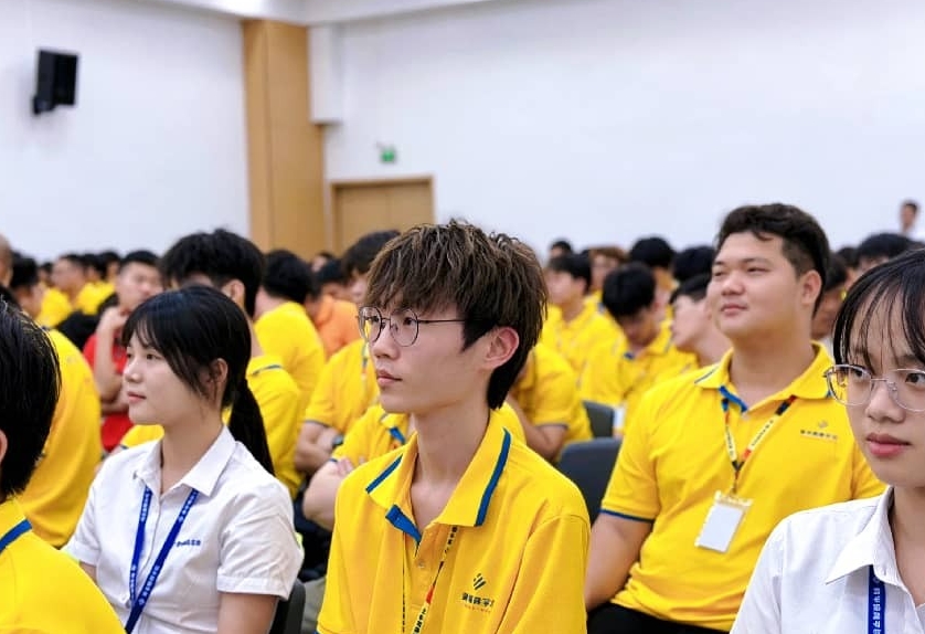 青华模具学校职场素养课｜心怀感恩，方能职场致远