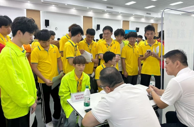 校企双向奔赴｜青华 6 月模具人才专场招聘会火热进行中