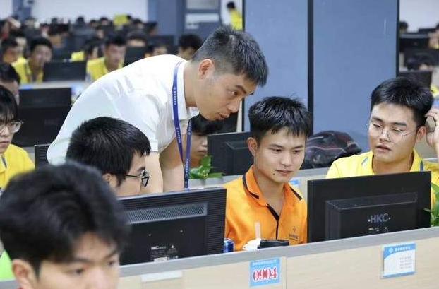 终身就业跟进｜18 岁零基础学子二次匹配岗位，顺利入职新企业