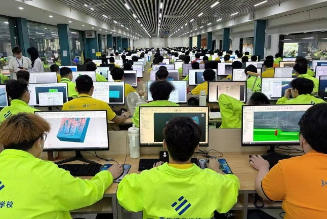 月考见证成长，少年在校完成双向蜕变