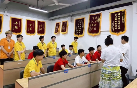 择校避坑:青华模具六大核心办学优势一览