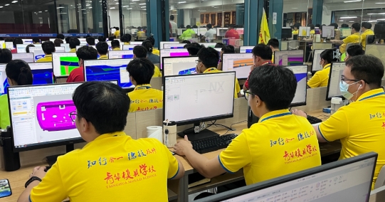 零基础学成上岗！青华产品编程学员顺利入职，起薪5500开启技术之路