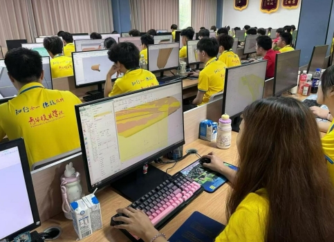 别在低端岗位耗时光！模具人翻盘进阶，从选对技术开始