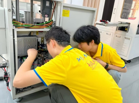 告别纸上谈兵！青华PLC自动化真机实训