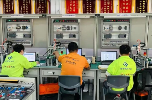 口碑师资、用心育人！青华不止教技术，更帮学员改命运、稳未来