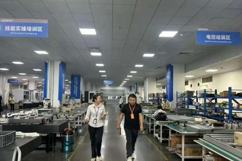 校企共建｜走进上市名企鼎泰高科！深化产教融合，筑牢高质量就业通道