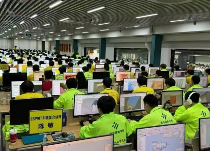高薪新赛道 青华车铣复合编程，零基础稳拿数控技术岗！
