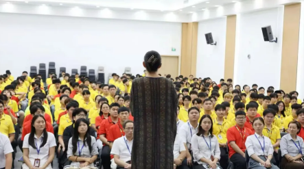 技术决定上岗，素养决定走多远｜青华职场素养课堂开课